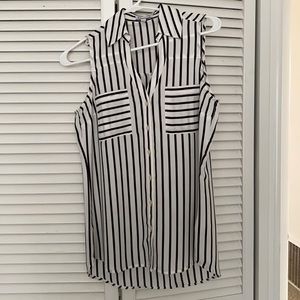Sleeveless stripes button up top
